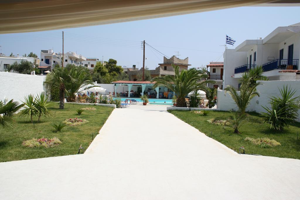 Helios Hotel Agia Marina  외부 사진