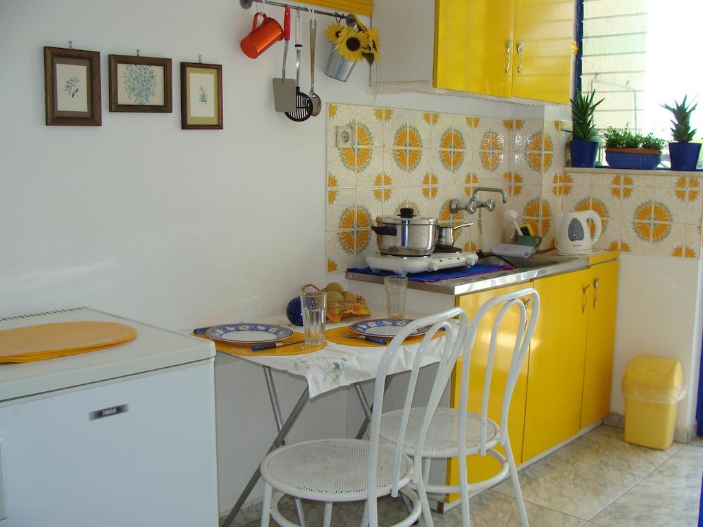 Helios Hotel Agia Marina  객실 사진